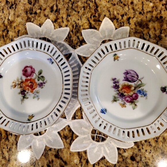 TWO (2 ) Schumann Bavaria Germany 4.75" Reticulated Trinket Dish Plates Floral - Picture 3 of 5